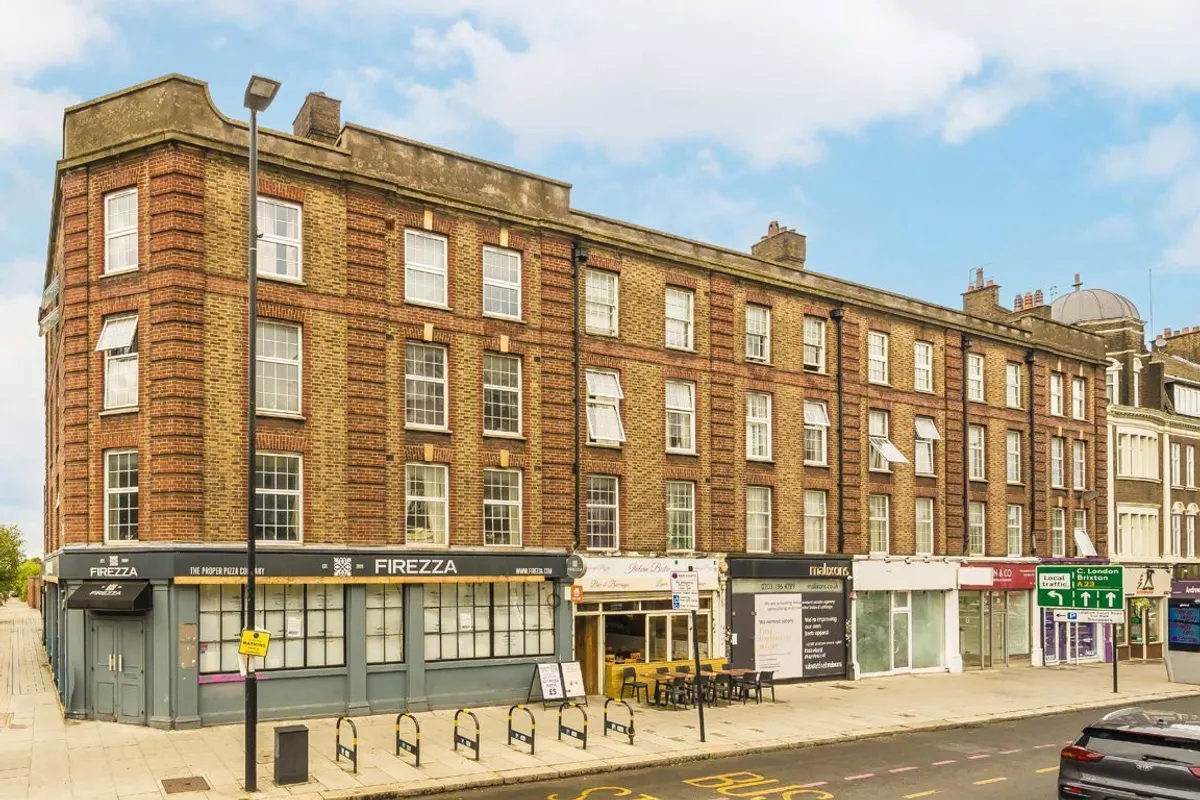 Flat Streatham High Road in Greater London