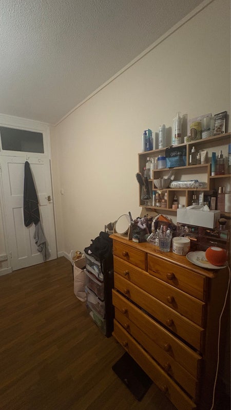 Room Fairfield Drive in Greater London