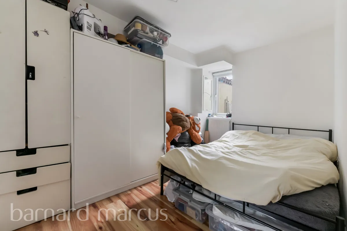 House Kimpton Road in Greater London