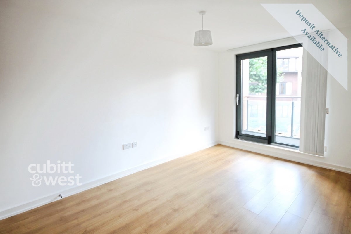 Flat Oakdene Road in Reigate and Banstead