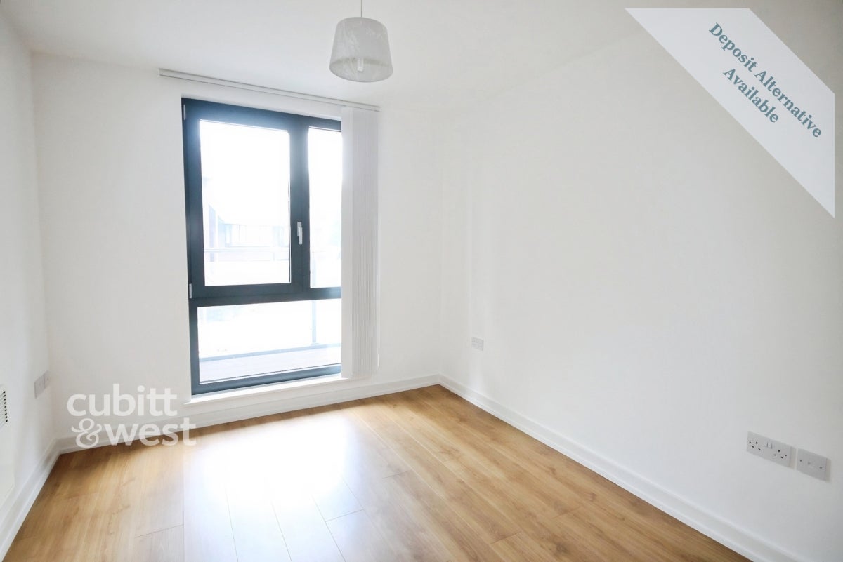 Flat Oakdene Road in Reigate and Banstead