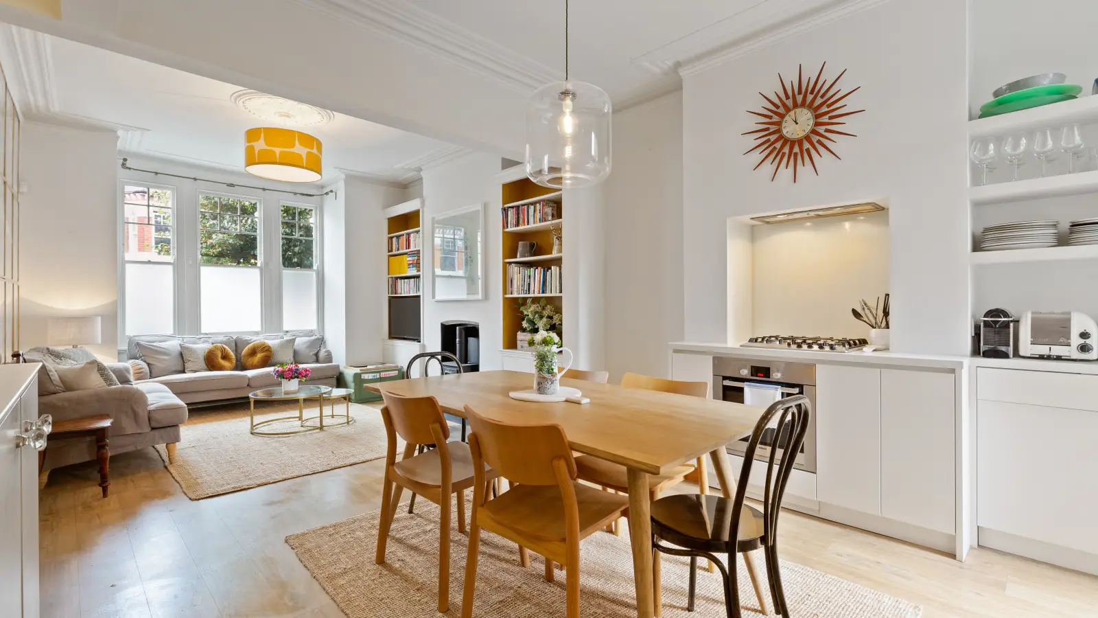 Flat Gayville Road in Greater London