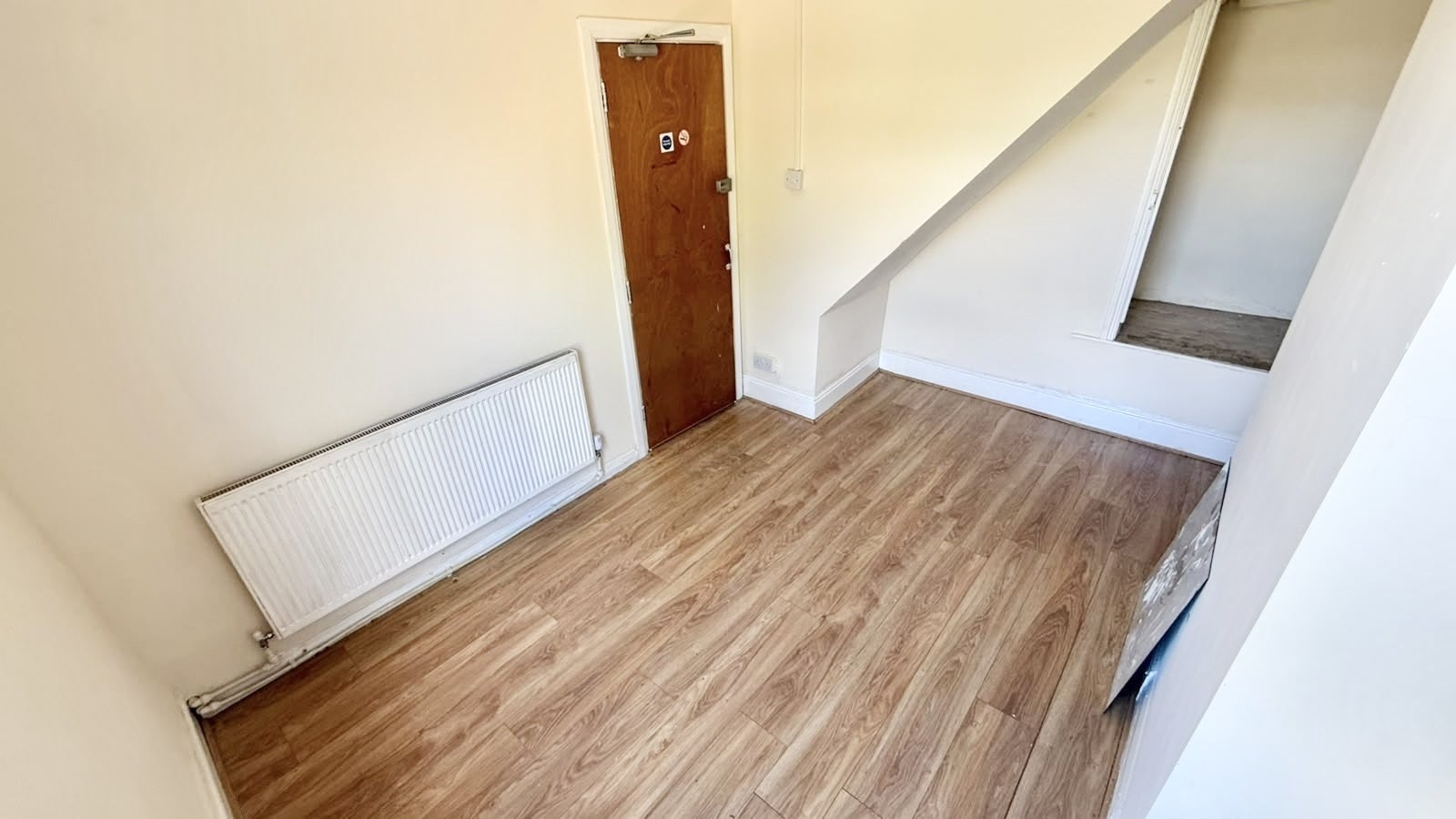 Room College Grove in Birmingham