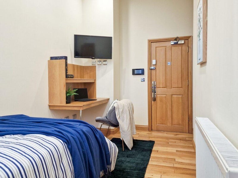 Room Radford Road in Nottingham