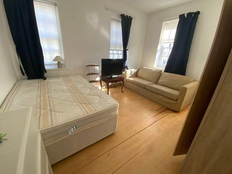 Room Page Street in City of Westminster