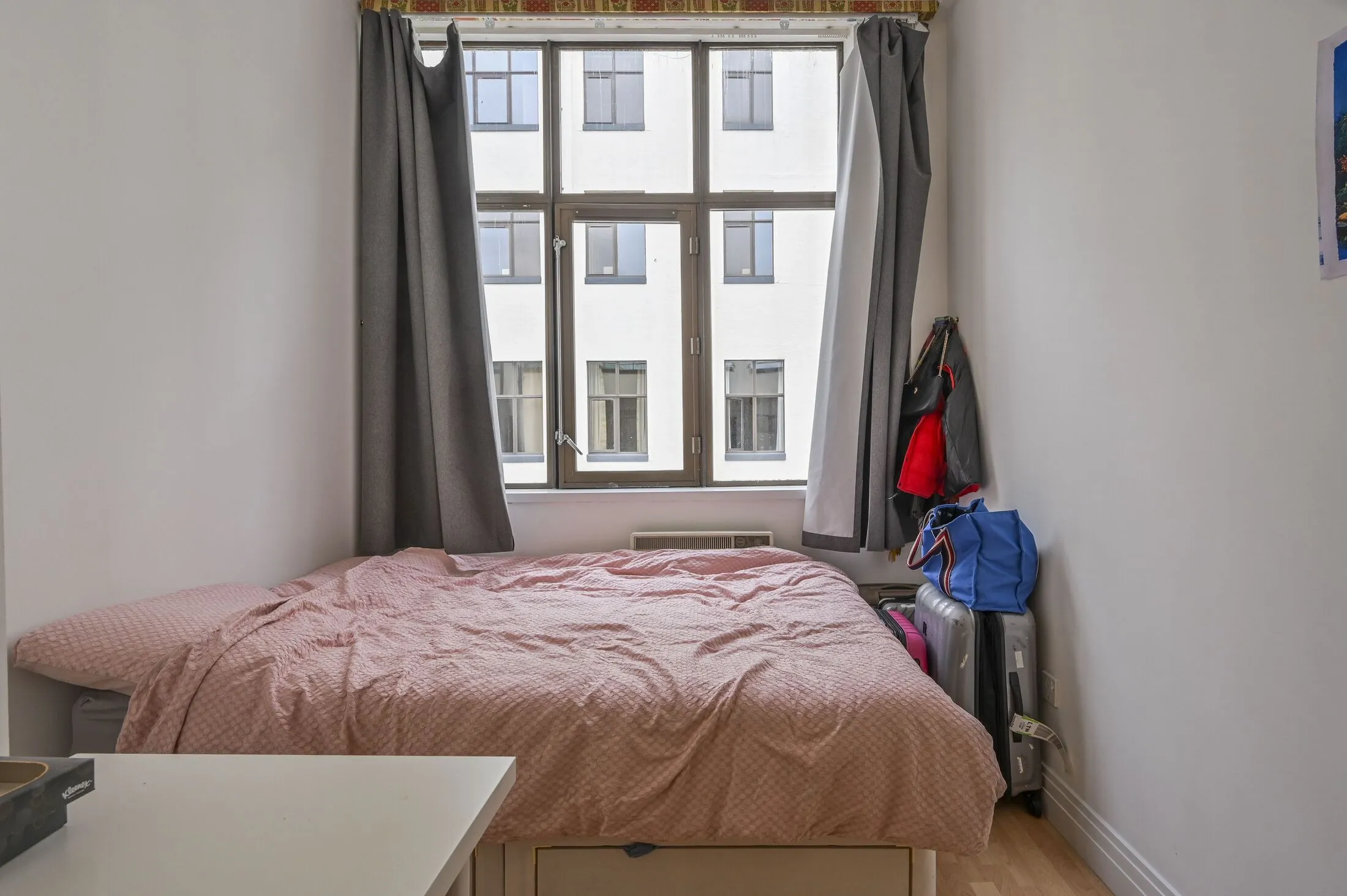 Flat Prescot Street in Greater London