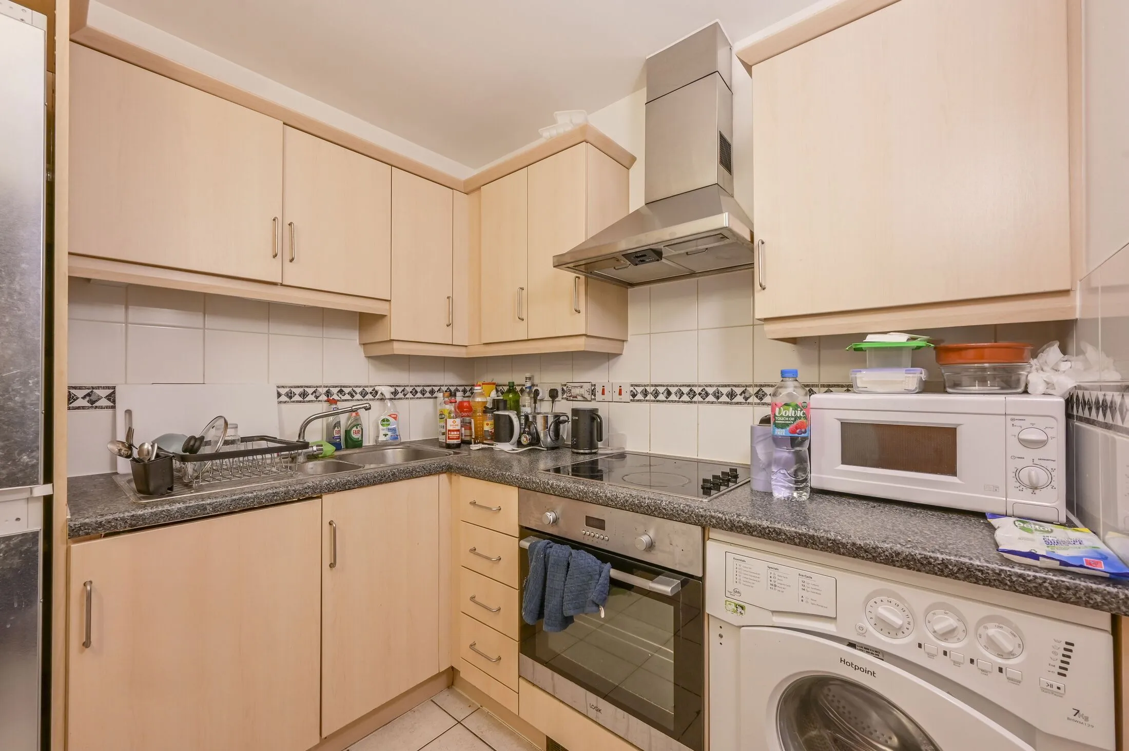 Flat Prescot Street in Greater London