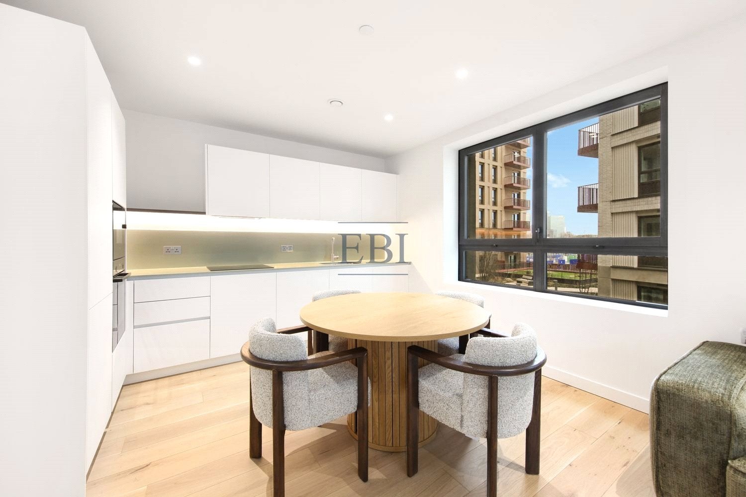 Flat Peninsula Square in Greater London