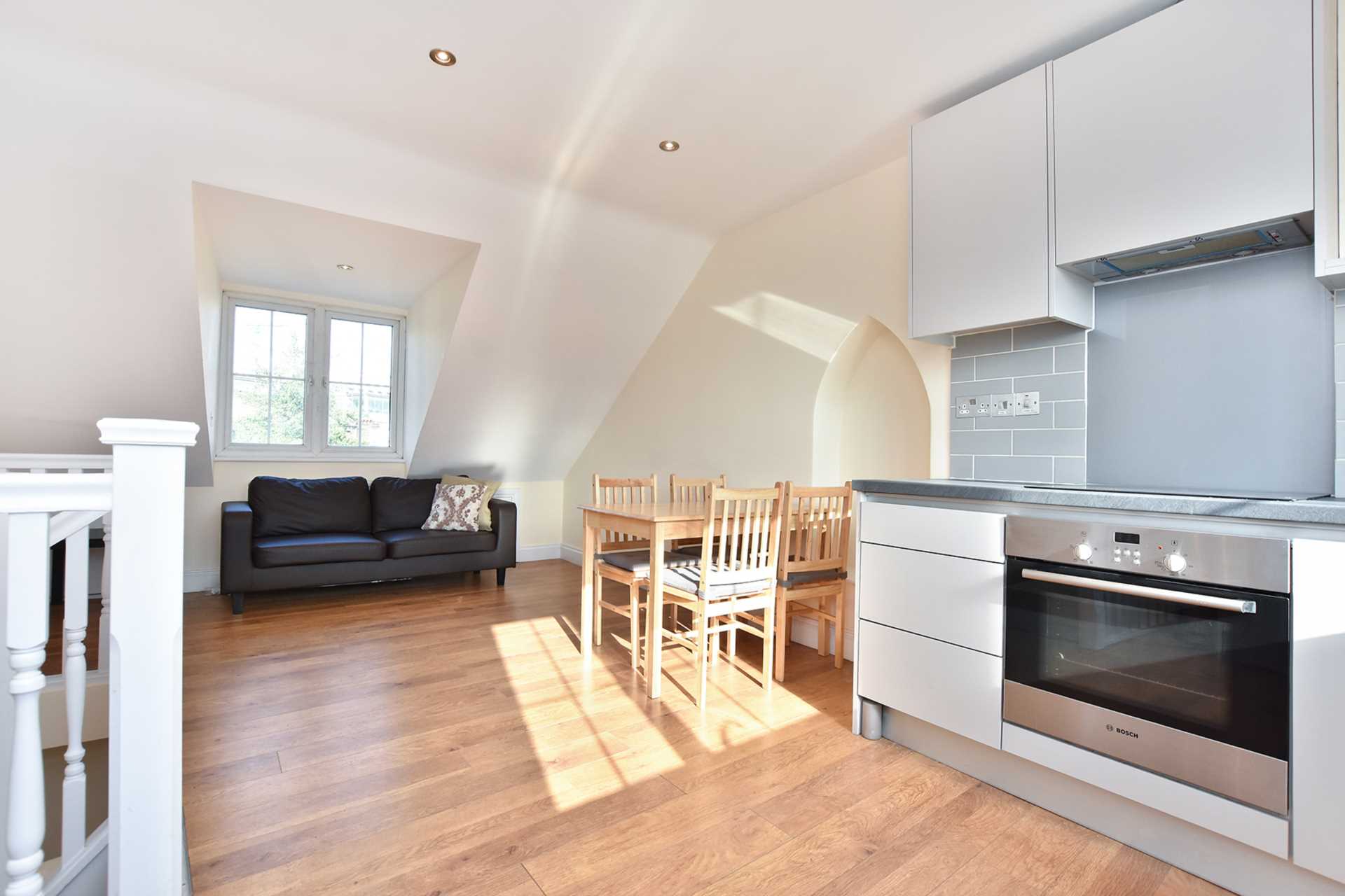 Flat Keystone Crescent in Greater London