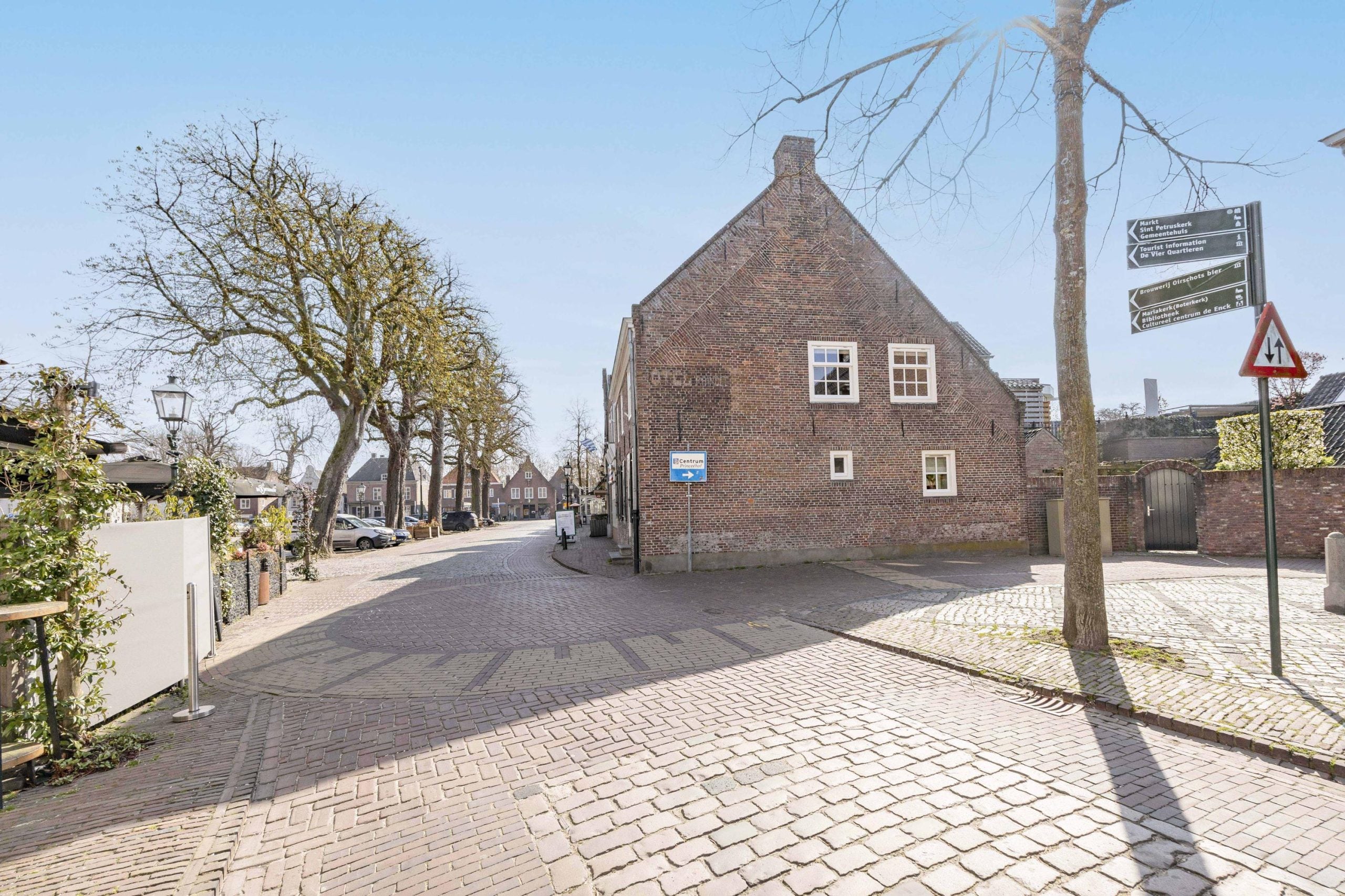 Hoekwoning te koop: Markt 20, Oirschot
