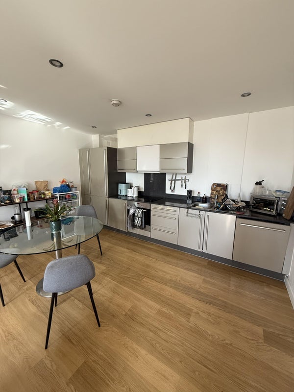 Room Salton Square in Greater London