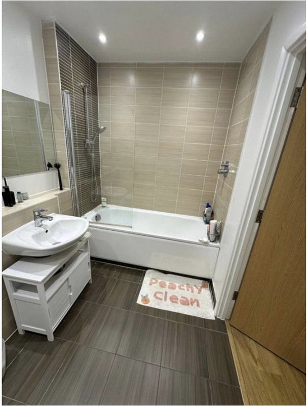 Room Salton Square in Greater London
