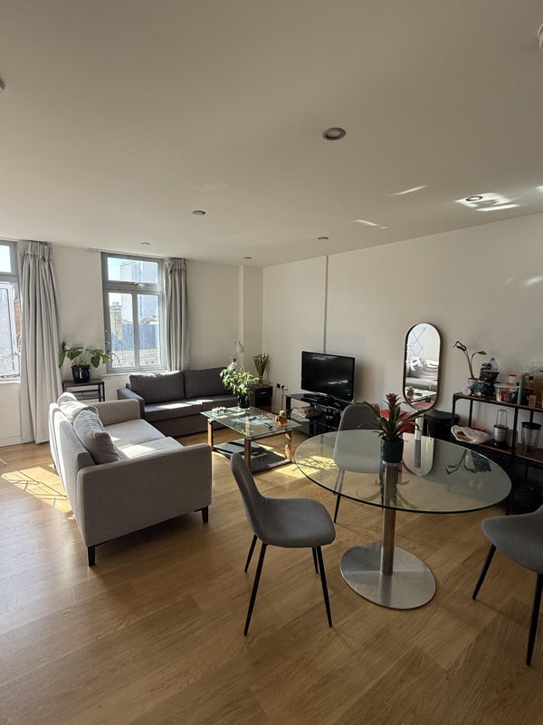 Room Salton Square in Greater London