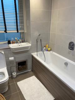 Room Bollo Bridge Road in Greater London