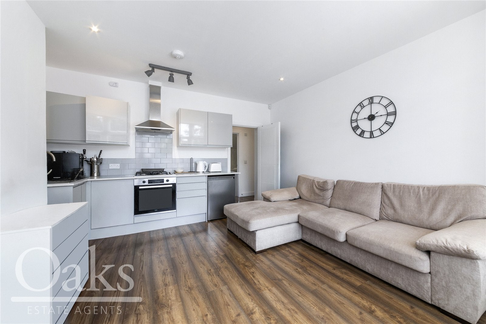 Flat Birchanger Road in Greater London