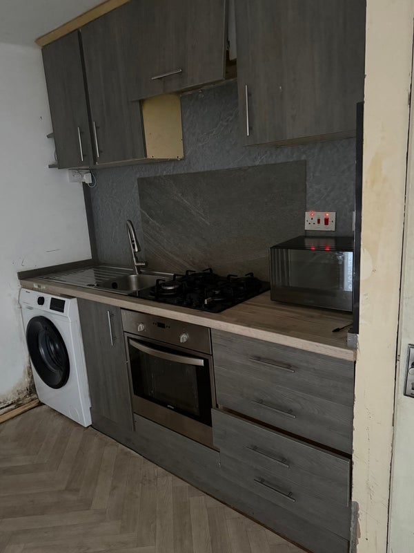 Flat Martindale Crescent in Manchester