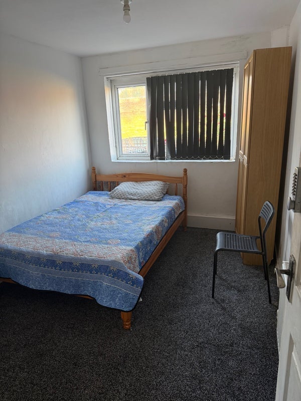 Flat Martindale Crescent in Manchester