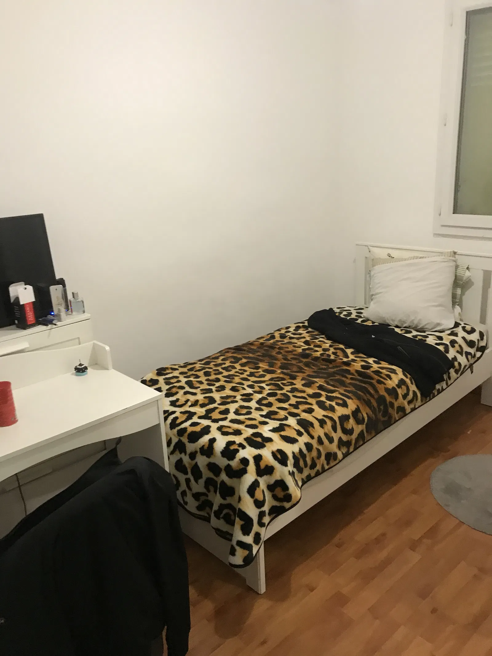 Chambre Avenue de Valdonne à Marseille