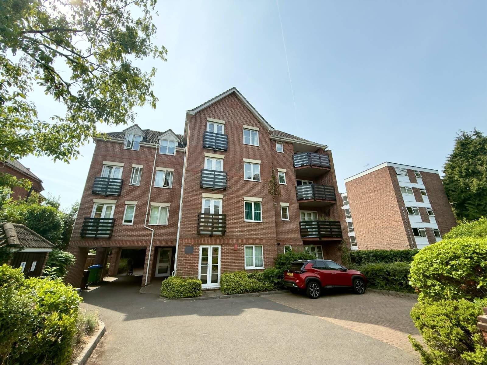 Flat Westwood Road in Southampton