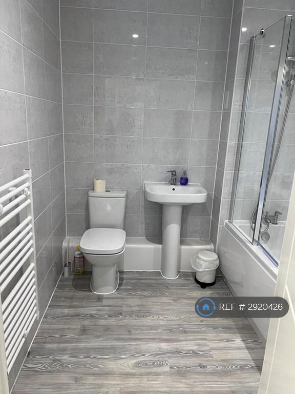 Room Flatts Close in Harry Stoke