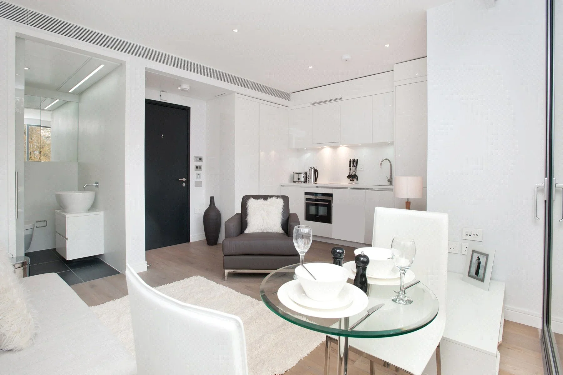 Flat Earnshaw Street in Greater London