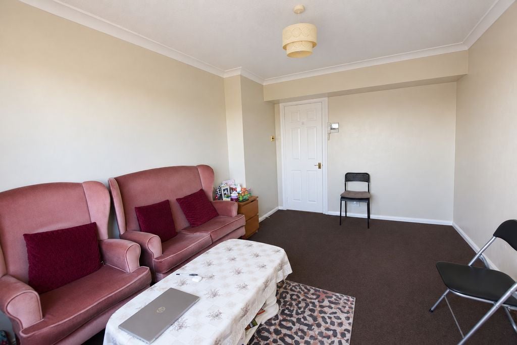 Flat Kentish Court in Maidstone