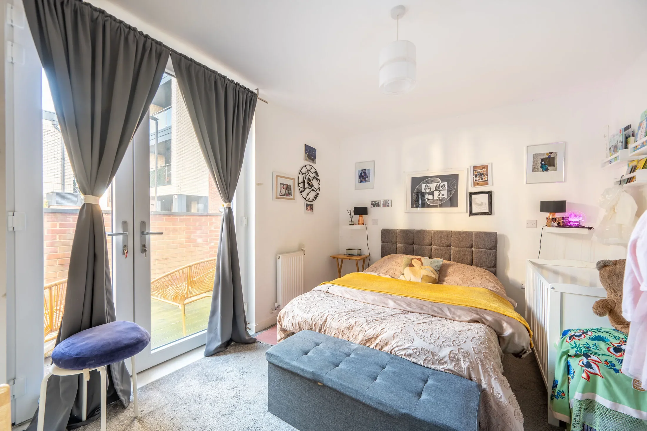 Flat Arran Court in Greater London