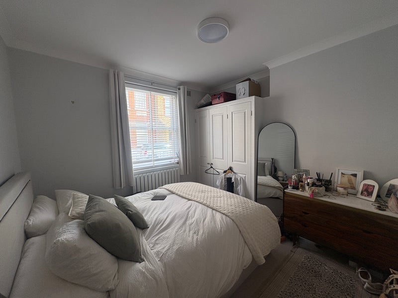 Flat Burlington Road in Greater London