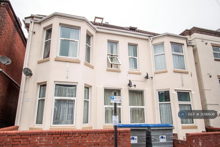 Flat Ordnance Road in Southampton