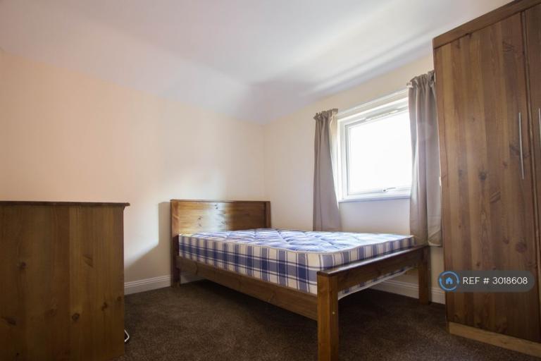 Flat Ordnance Road in Southampton