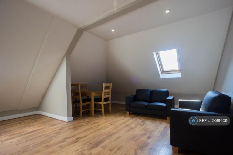 Flat Ordnance Road in Southampton