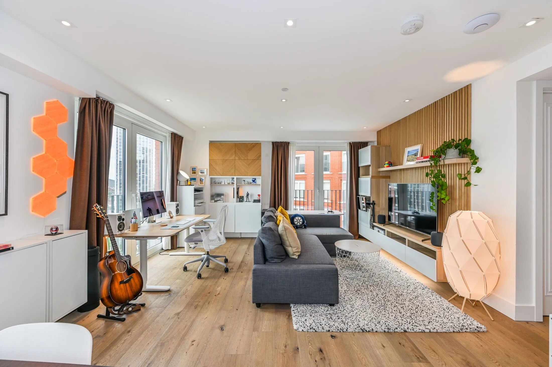 Flat Trenchold Street in Greater London