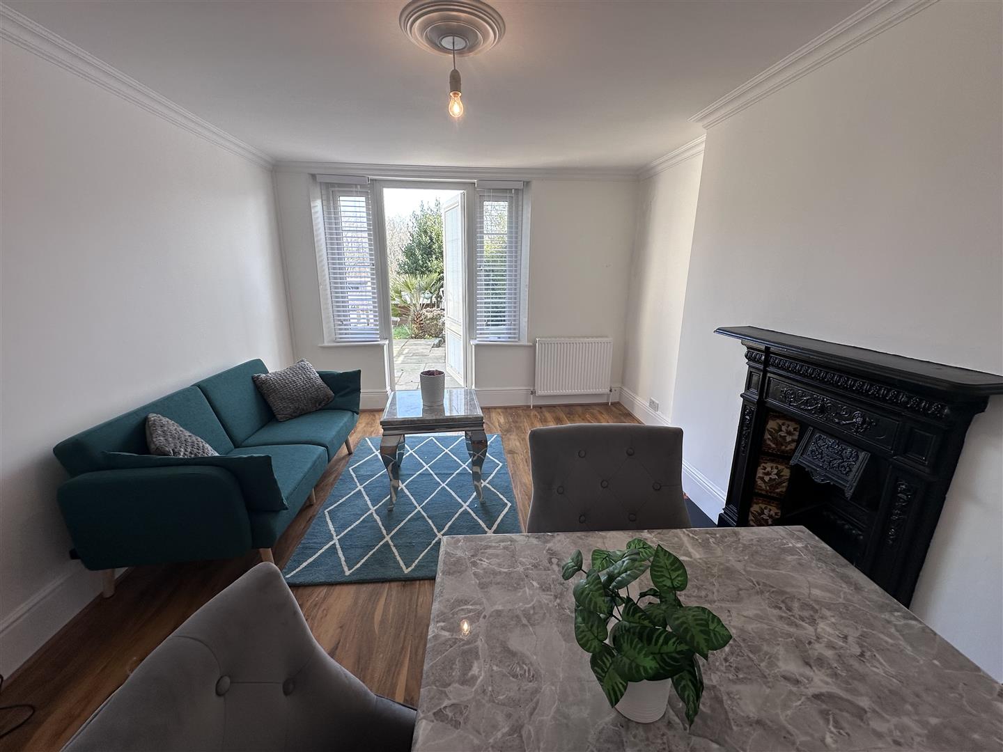 Flat Bohemia Road in St Leonards