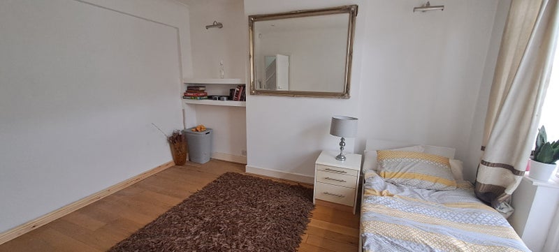 Room Lancaster Road in Greater London