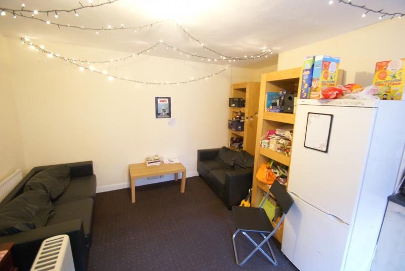 Flat Wrangthorn Avenue in Leeds
