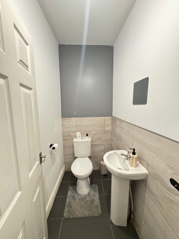 Room Silverdale Avenue in Liverpool