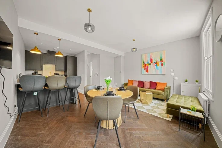 Flat Chatsworth Road in Greater London