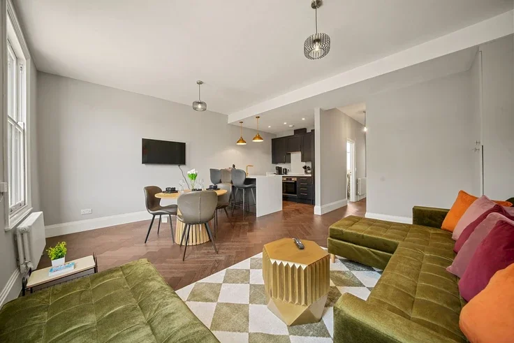 Flat Chatsworth Road in Greater London