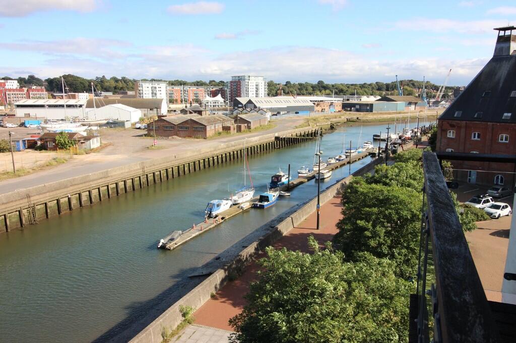 Flat Stoke Quay in Ipswich