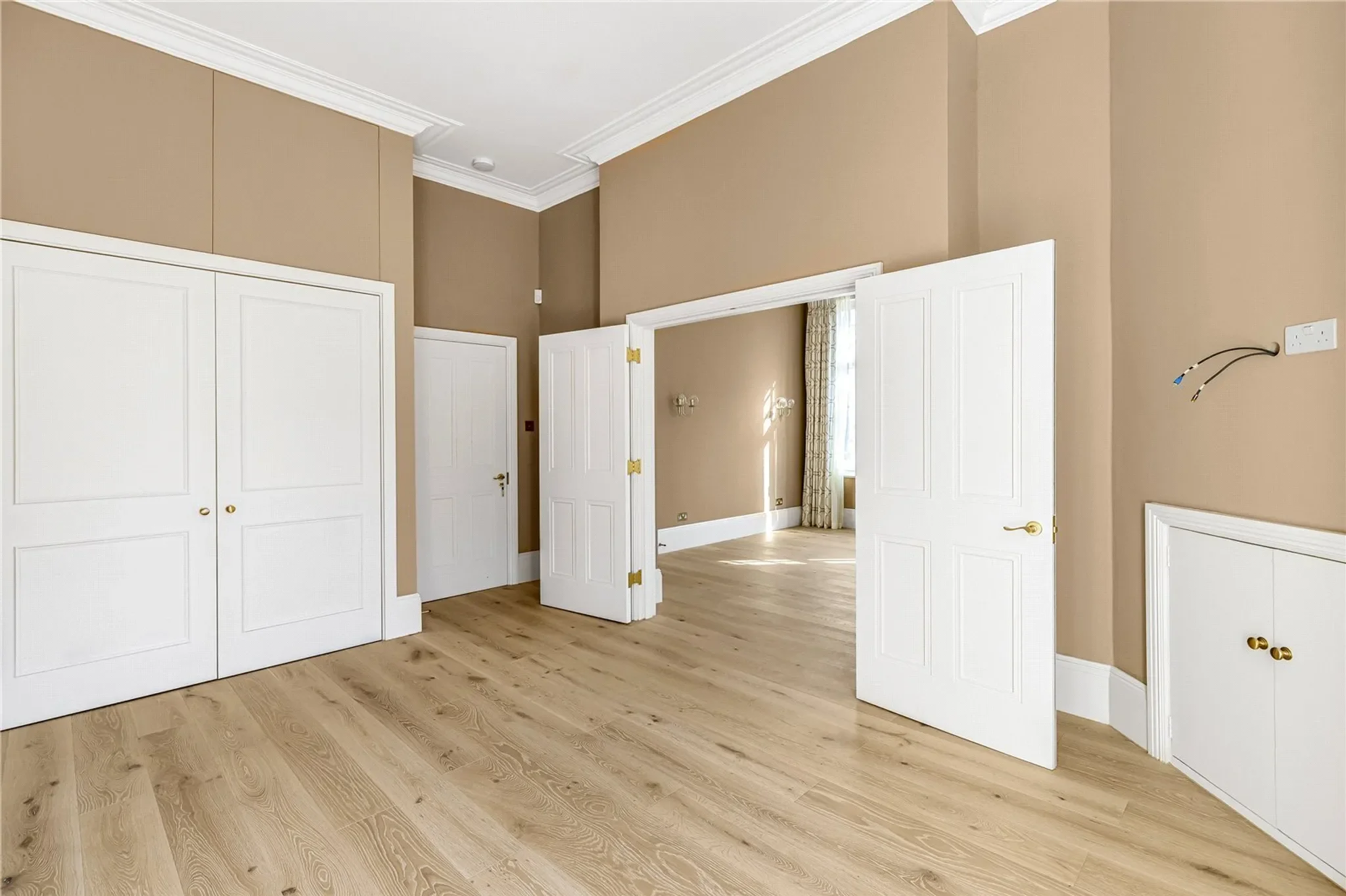Flat Egerton Gardens in Greater London