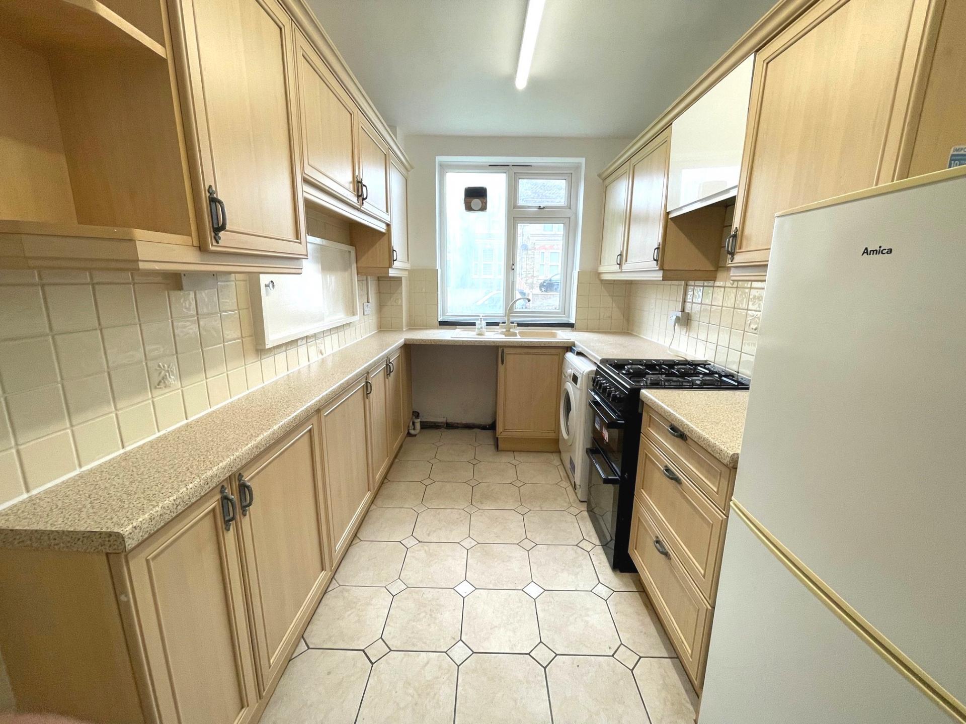 Flat Margaret Road in Greater London