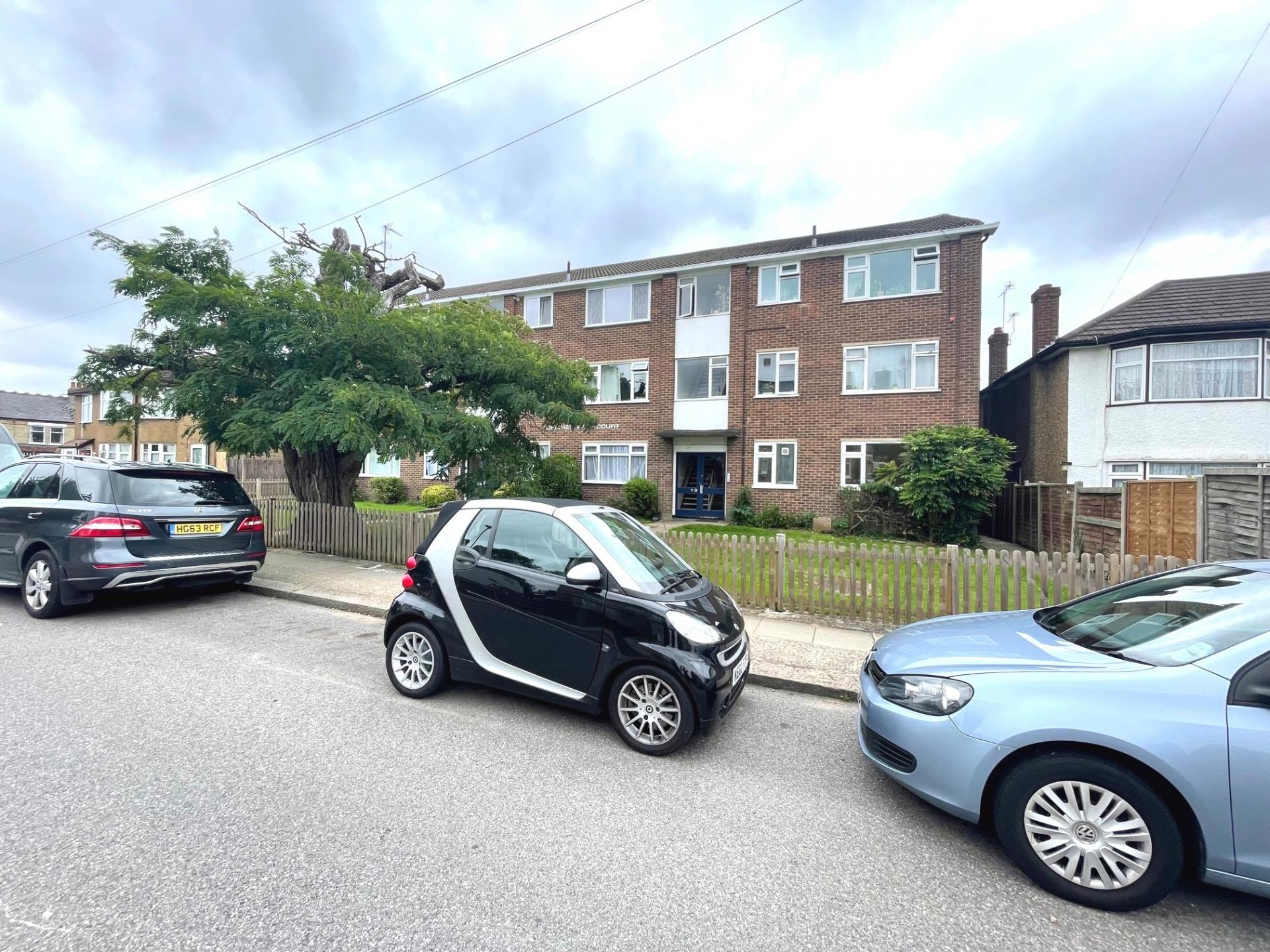 Flat Margaret Road in Greater London
