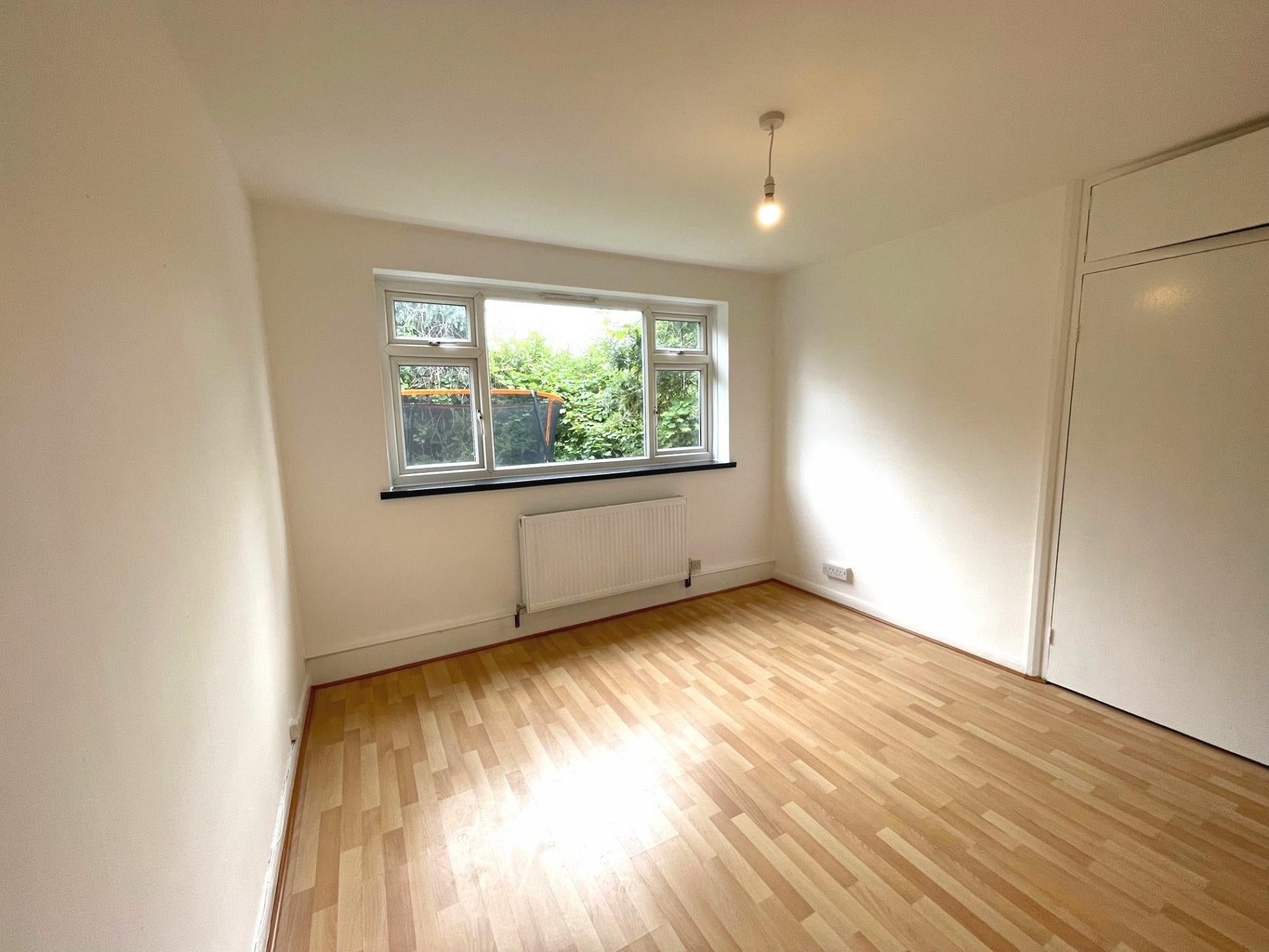 Flat Margaret Road in Greater London