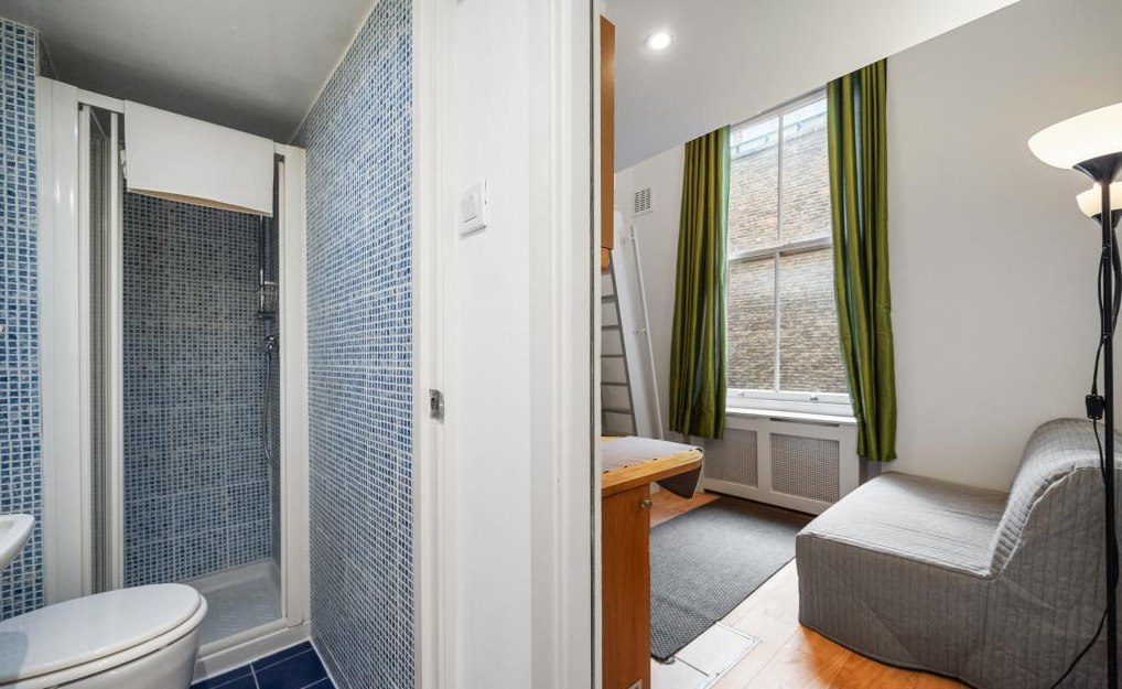 Flat Fairholme Road in Greater London