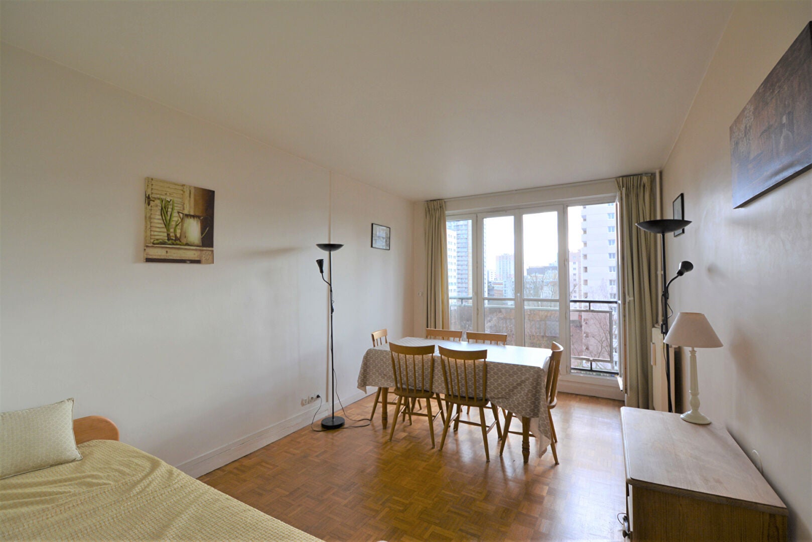 Flat Avenue Stephen Pichon in Paris