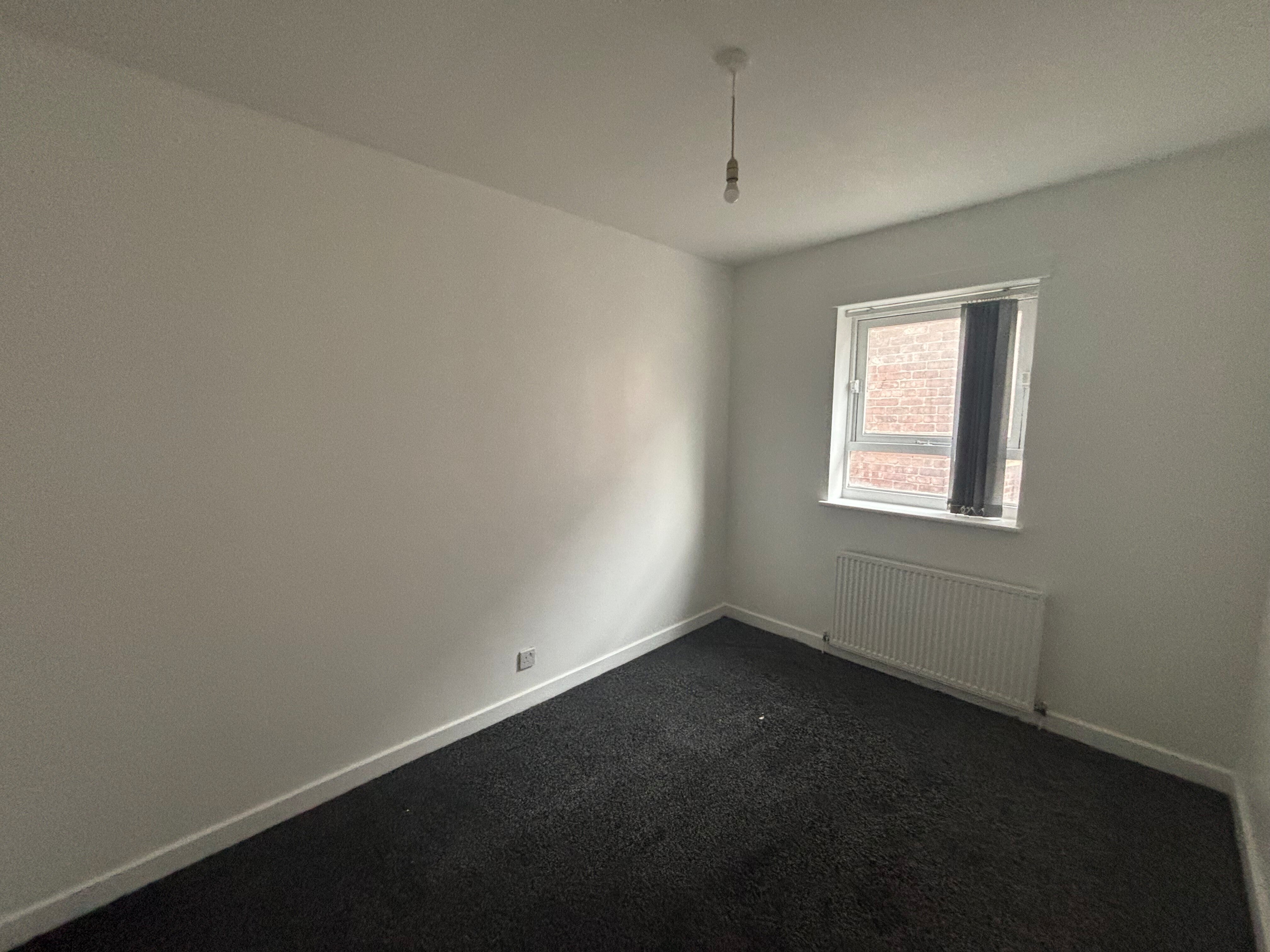 Flat Buckhurst Road in Manchester