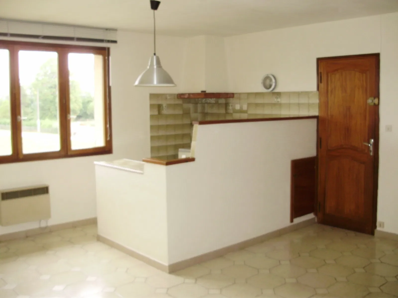 Chambre D 84 à Loyettes