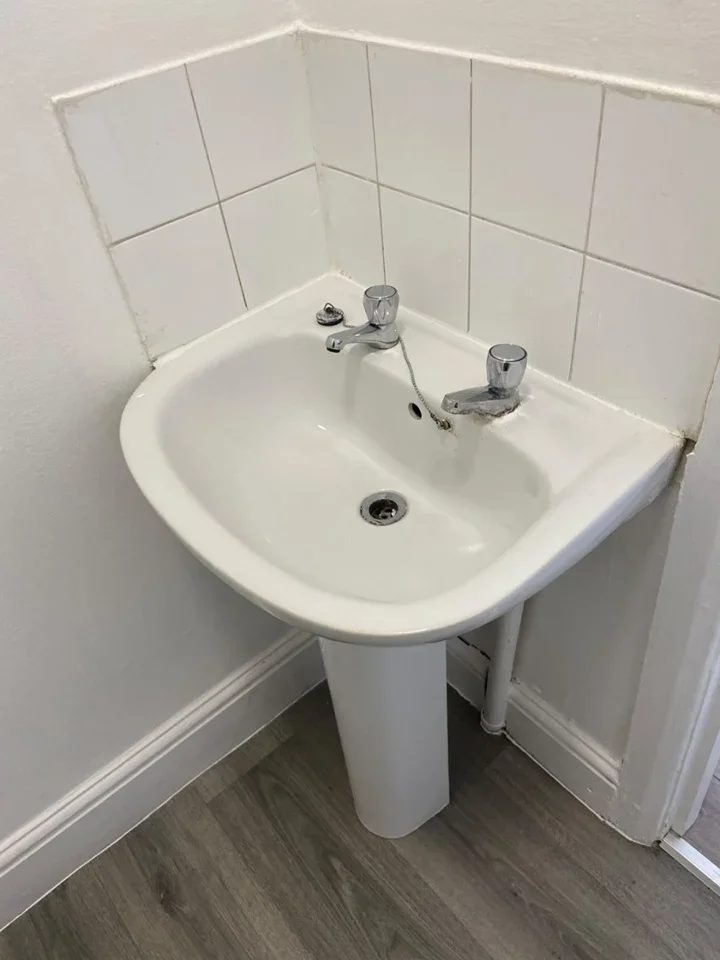 Flat La Rose Lane in Greater London