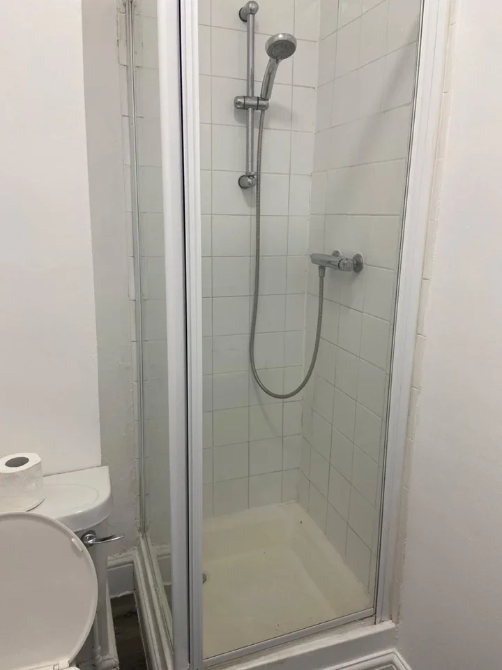 Flat La Rose Lane in Greater London