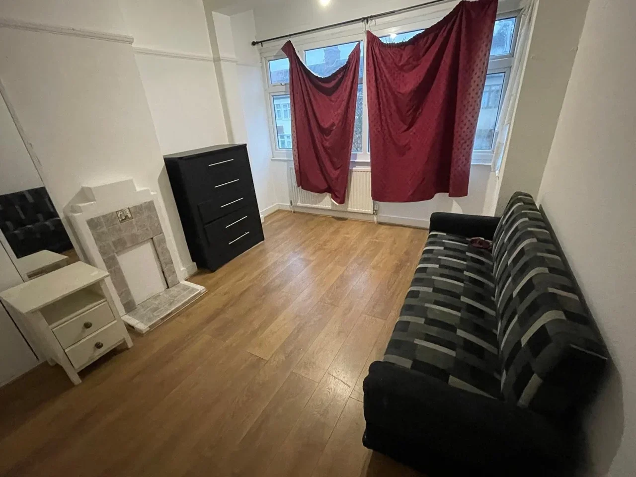 House Mortlake Road in Greater London